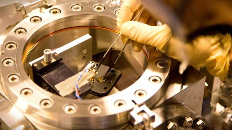 Sensor Capable of Detecting Weak Radio Signal