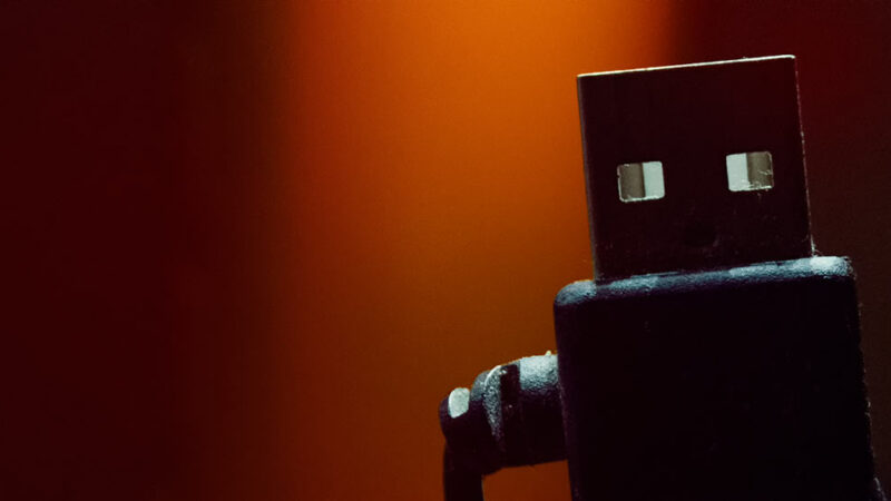 How to Safely Open an Untrusted USB?