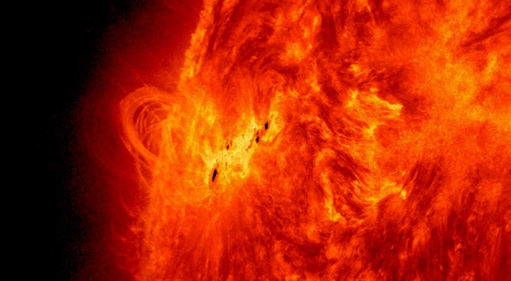 What Are The Similarities Between Solar Flares Prominences And Sunspots